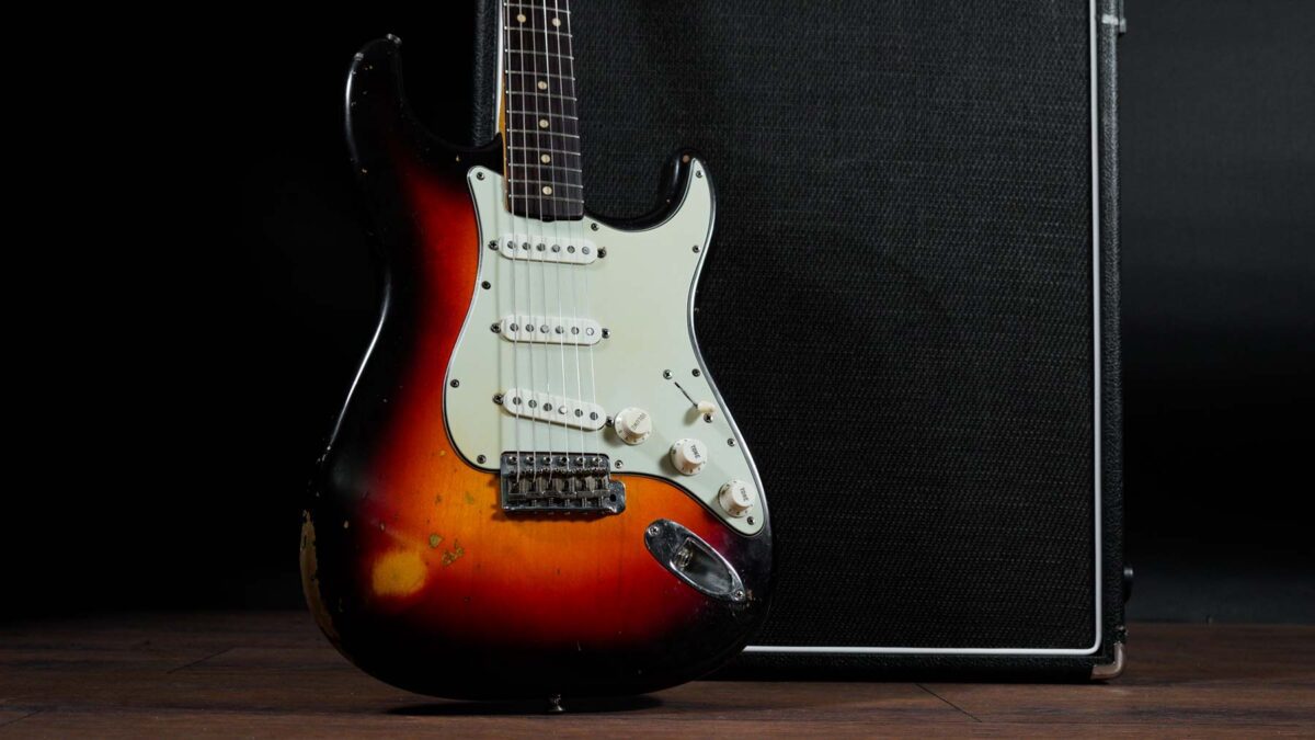 Fender American Vintage II 61 Strat vs An Original 1961 Fender Stratocaster!