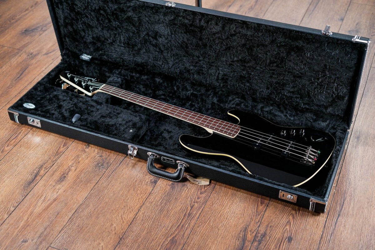 Fender Aerodyne Jazz Bass in Black - Image 2