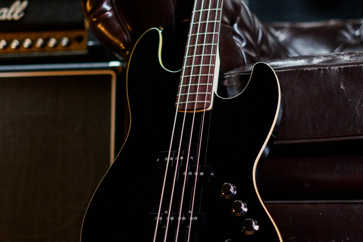 Fender Aerodyne Jazz Bass in Black - Image 5