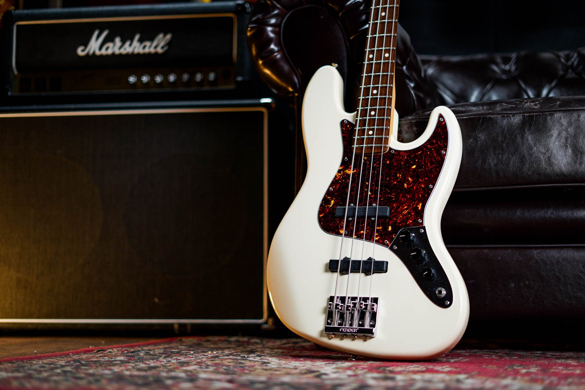 Fender Standard Jazz Bass in White with Bartolini Pickups - Guitar Gear ...