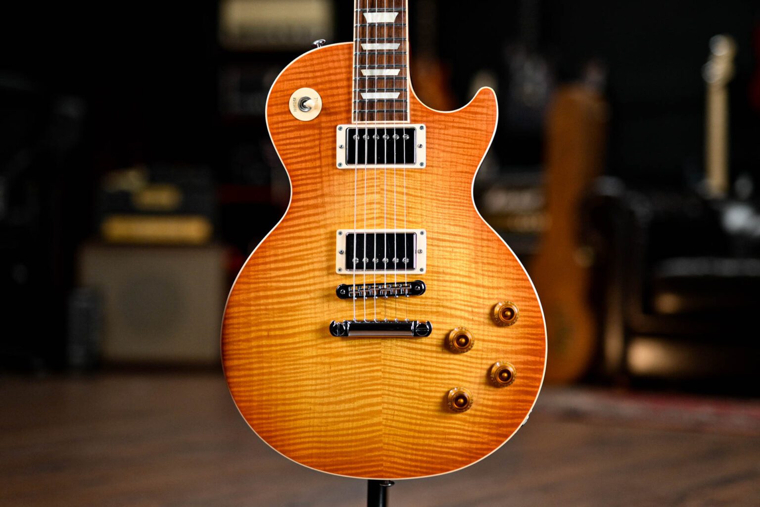 gibson-les-paul-standard-plus-top-in-honeyburst-guitar-gear-giveaway