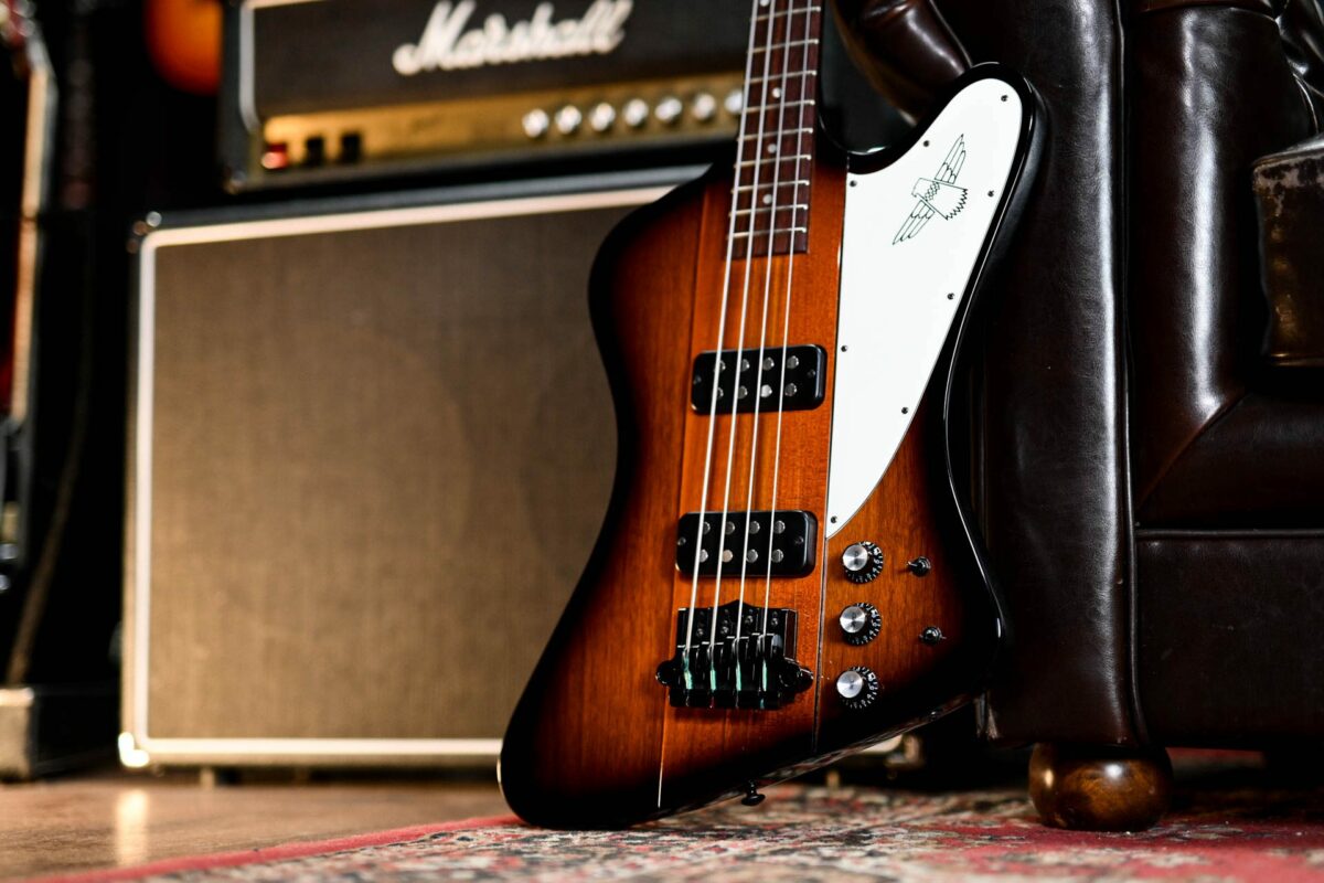 Gibson Thunderbird Bass in Tobacco Burst