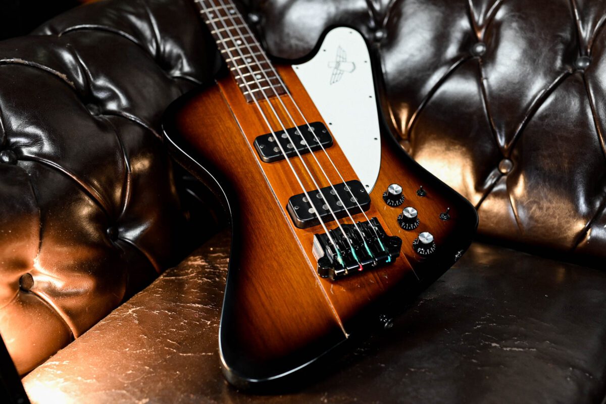 Gibson Thunderbird Bass in Tobacco Burst - Image 10