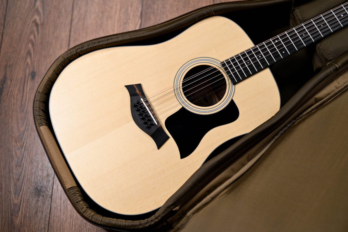 Taylor 150e Dreadnought 12 String - Image 2