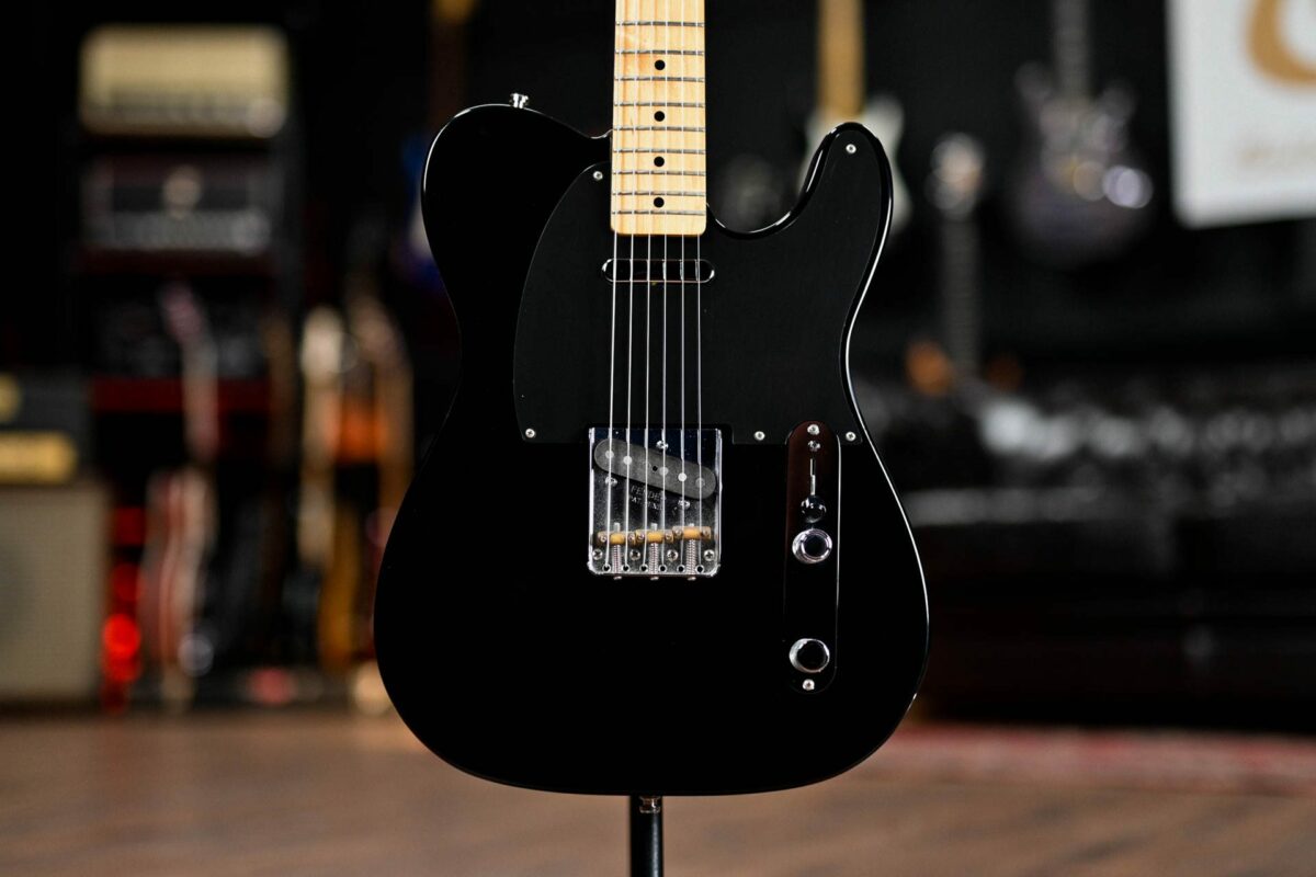 Fender Classic Player ﻿Baja Telecaster in Black