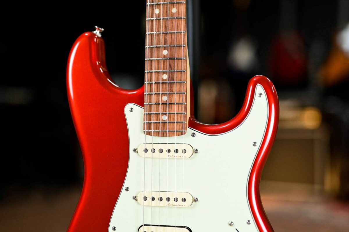 Fender HSS Deluxe Stratocaster in Candy Apple Red - Image 4