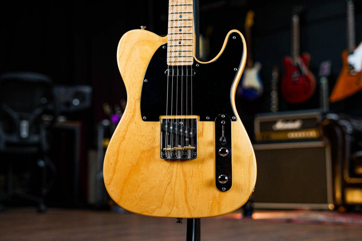 Fender Lite Ash Telecaster in Natural