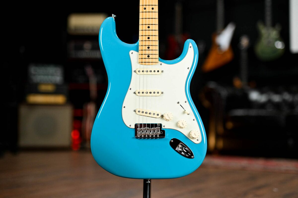 Fender American Professional ii Stratocaster in Miami Blue