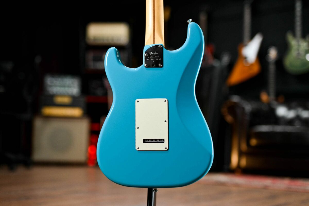 Fender American Professional ii Stratocaster in Miami Blue - Image 8