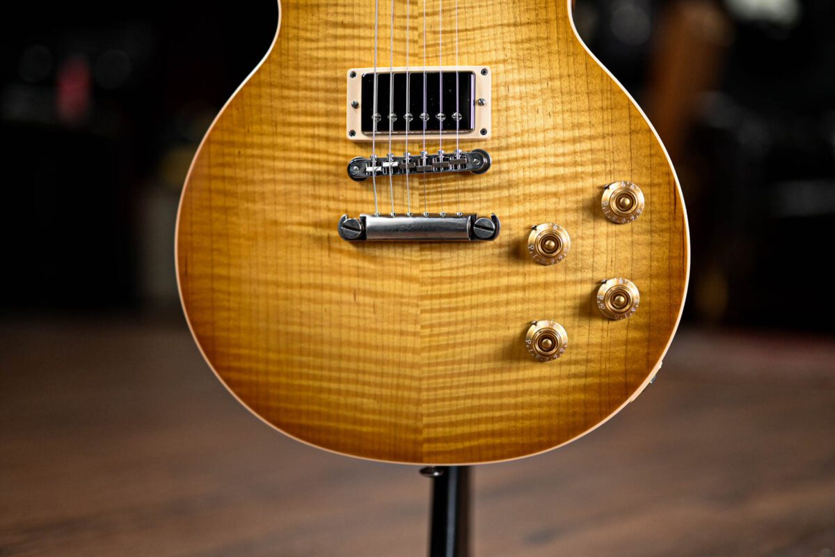 Gibson Les Paul Traditional in Honey Burst - Image 3