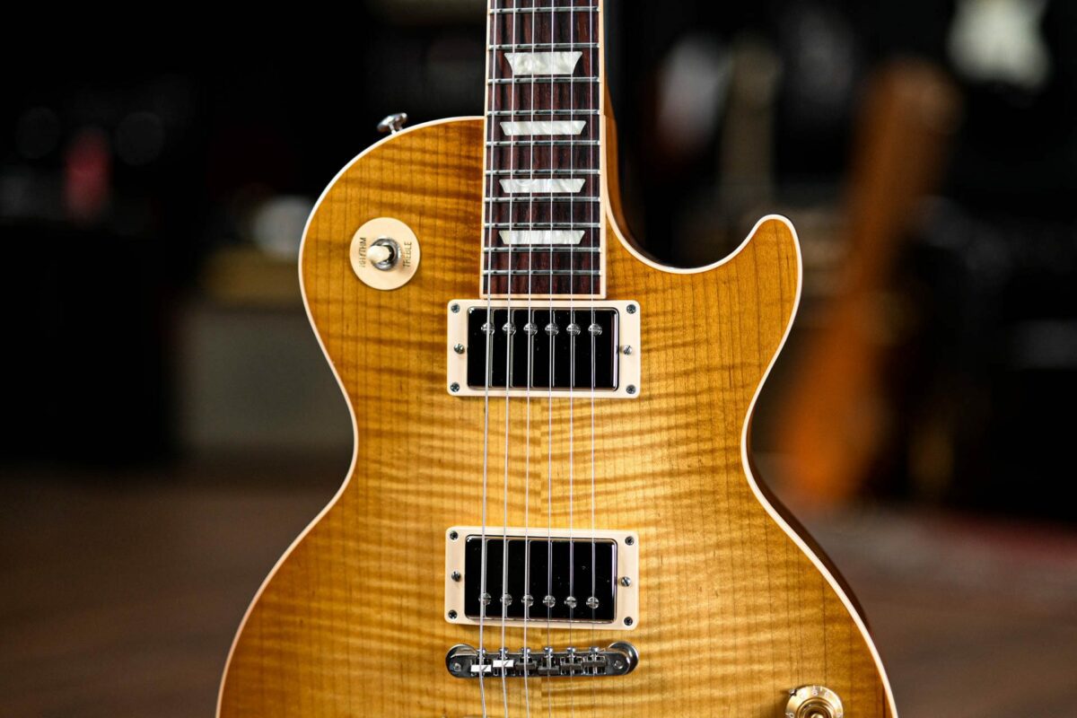 Gibson Les Paul Traditional in Honey Burst - Image 4