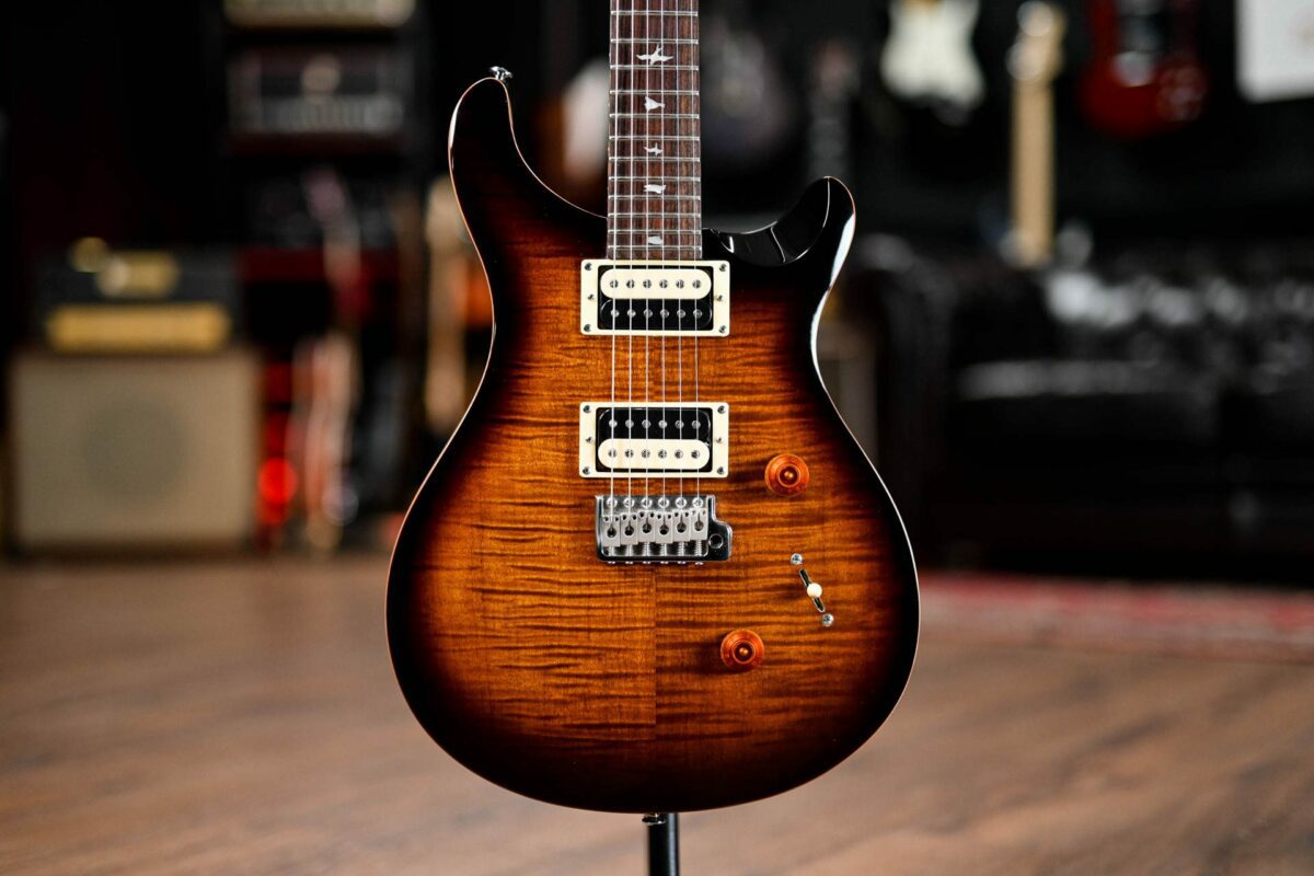 PRS SE Custom 24 in Black Gold