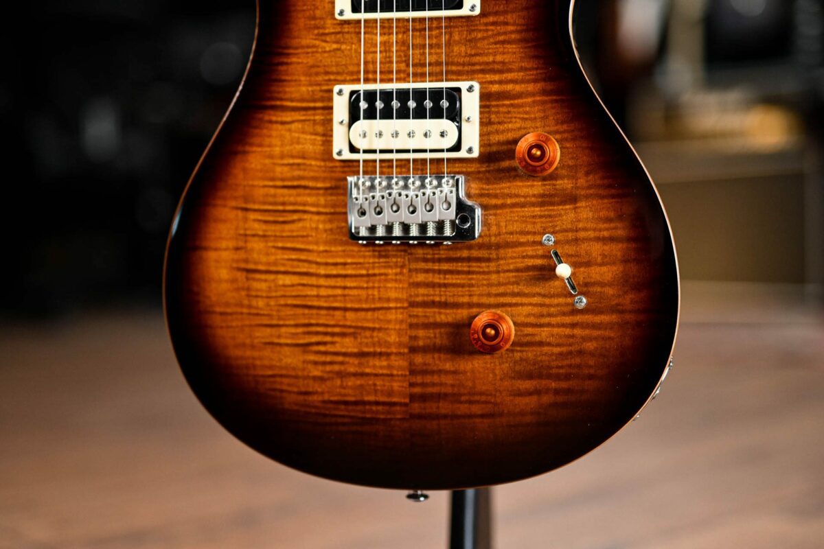 PRS SE Custom 24 in Black Gold - Image 3