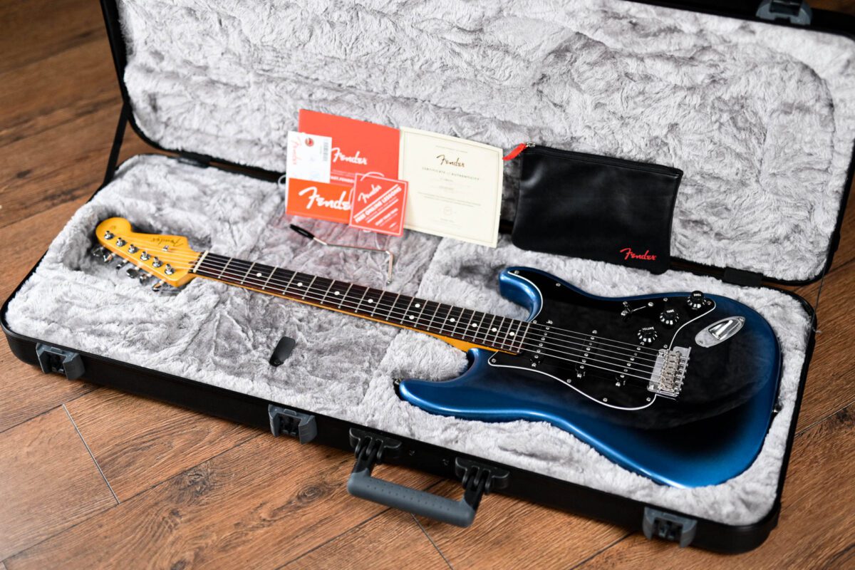 Fender American Professional II Stratocaster Dark Night - Image 2