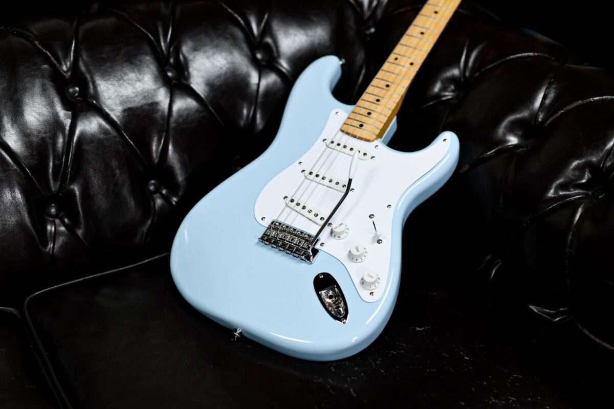 Fender Vintera 50's Stratocaster in Daphne Blue - Image 2