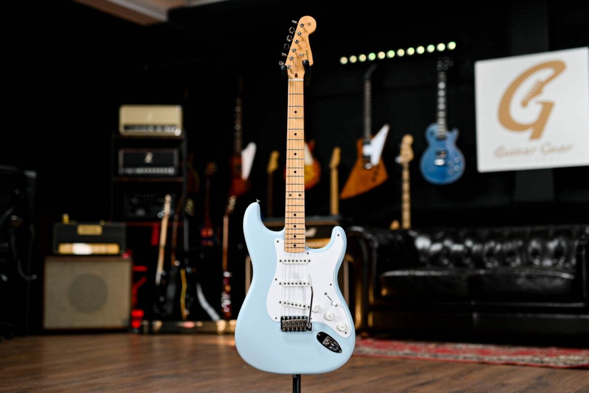 Fender Vintera 50's Stratocaster in Daphne Blue - Image 3