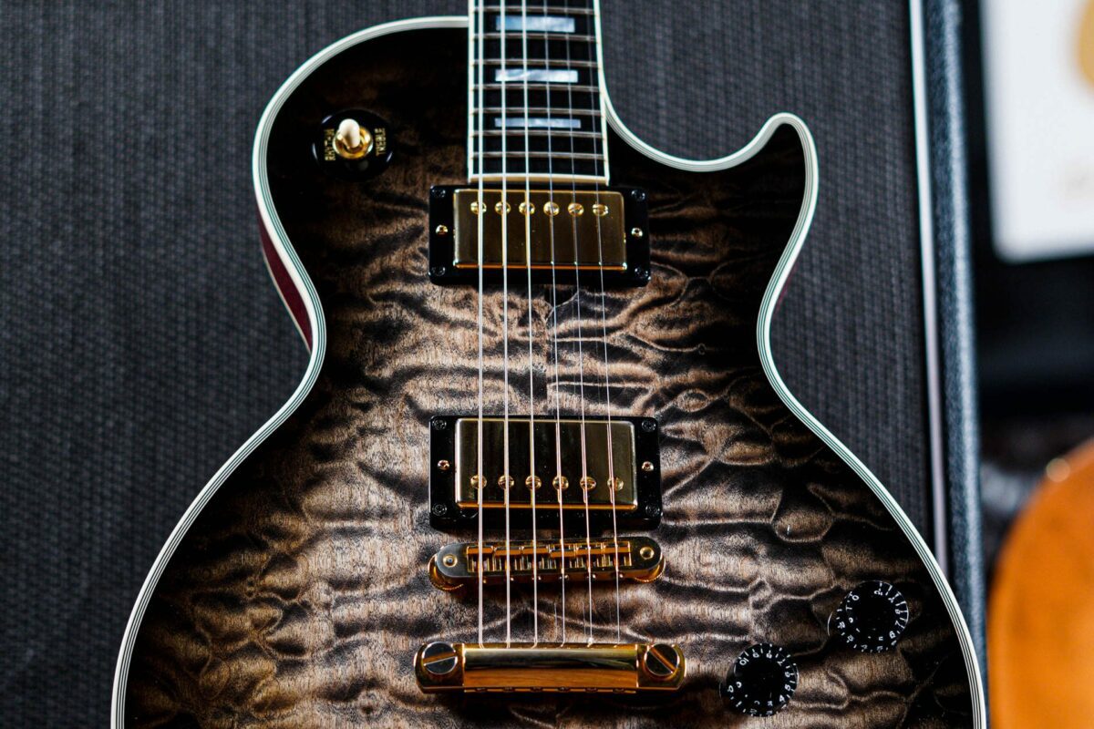 Gibson Custom Shop Les Paul Custom in Cobra Burst - Image 7