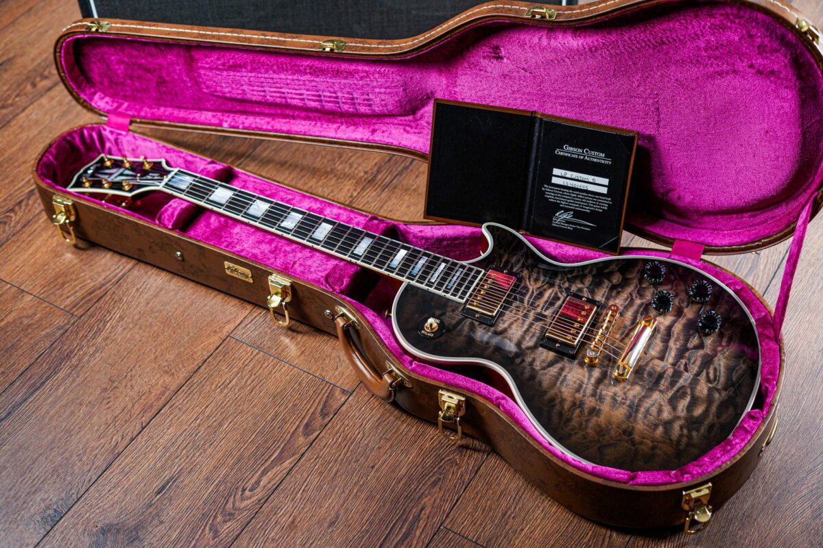 Gibson Custom Shop Les Paul Custom in Cobra Burst - Image 3