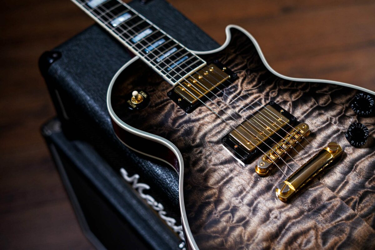 Gibson Custom Shop Les Paul Custom in Cobra Burst - Image 2