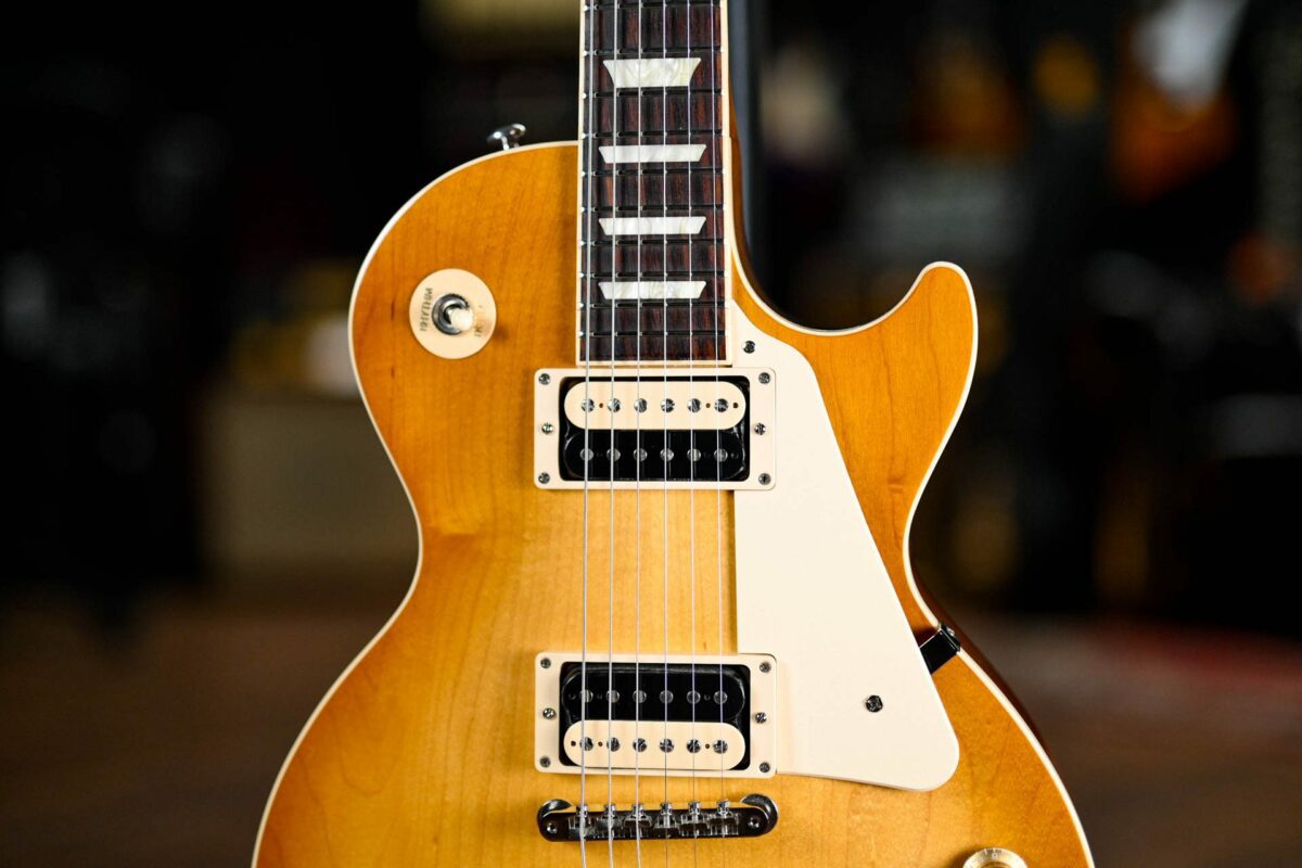 Gibson Les Paul Classic in Honey Burst #2 - Image 4