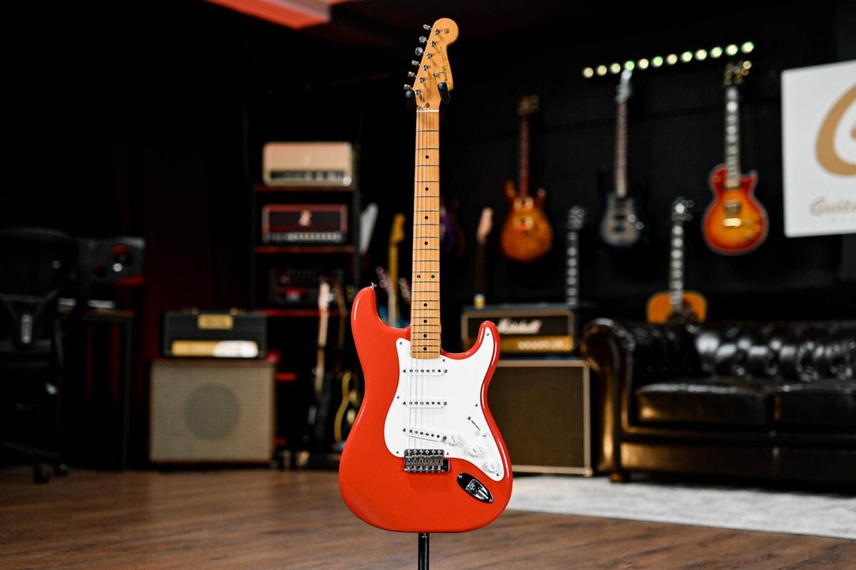 Fender Classic Series '50s Stratocaster in Fiesta Red - Image 2