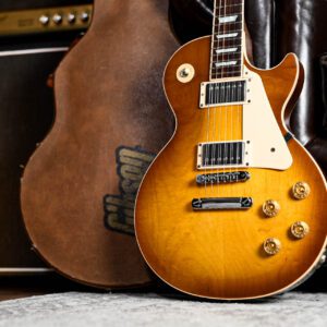 Gibson Les Paul Standard in Honey Burst - Guitar Gear Giveaway
