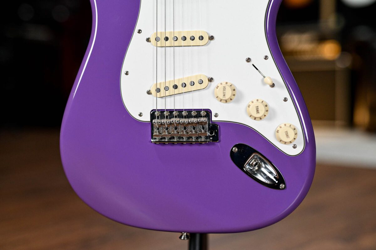 Fender Jimi Hendrix Strat in Ultra Violet - Image 3