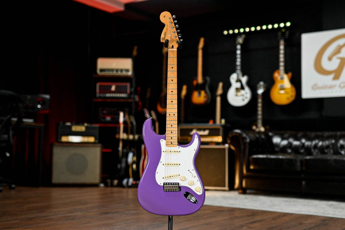 Fender Jimi Hendrix Strat in Ultra Violet - Image 2