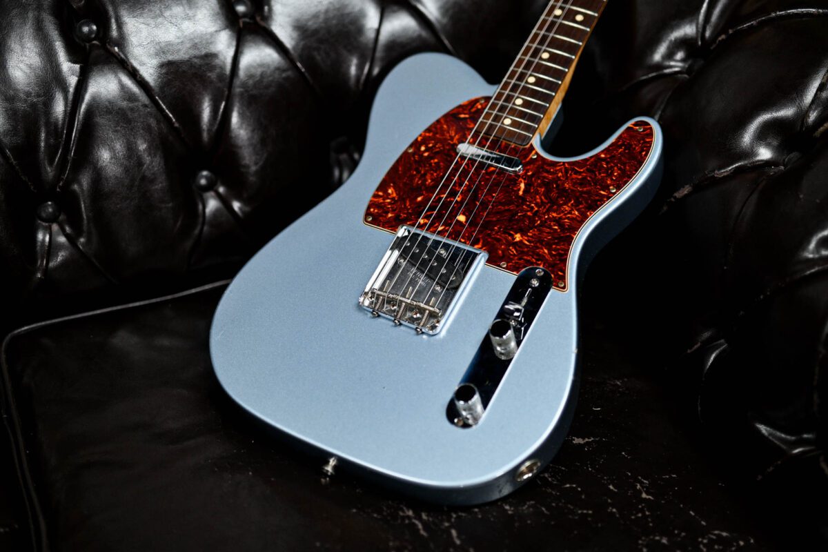 Fender Custom Shop 1963 Telecaster in Ice Blue Metallic - Image 2