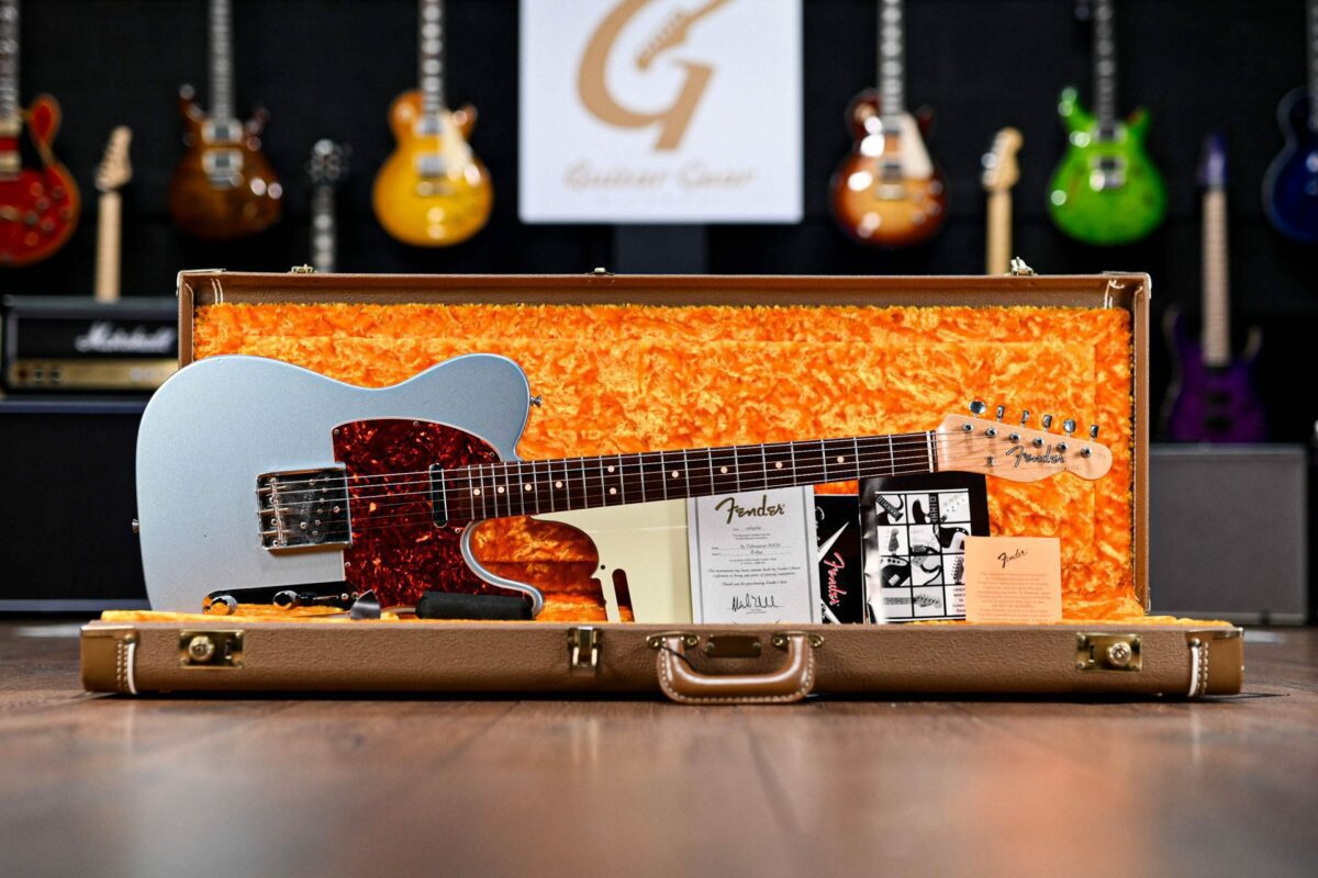 Fender Custom Shop 1963 Telecaster in Ice Blue Metallic