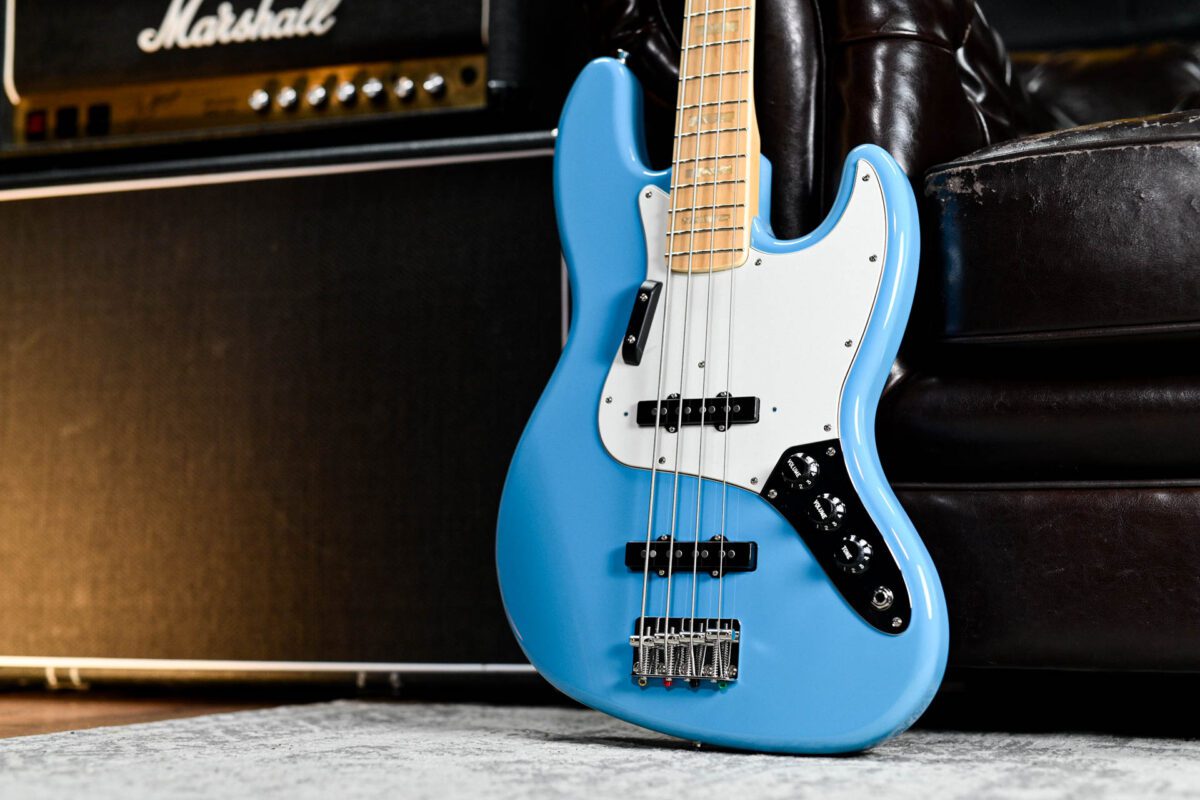 Fender MIJ Limited Edition International Colour Jazz Bass in Maui Blue