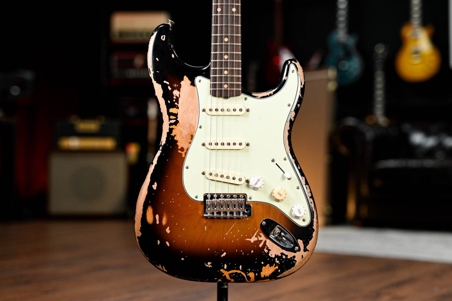 Fender Mike McCready Stratocaster in 3 Colour Sunburst - Guitar Gear ...