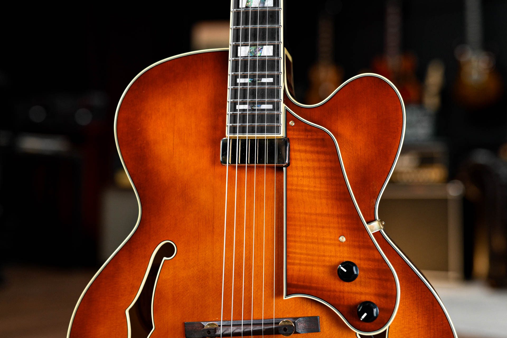 Ibanez AF151F-VLS Artstar in Violin Sunburst