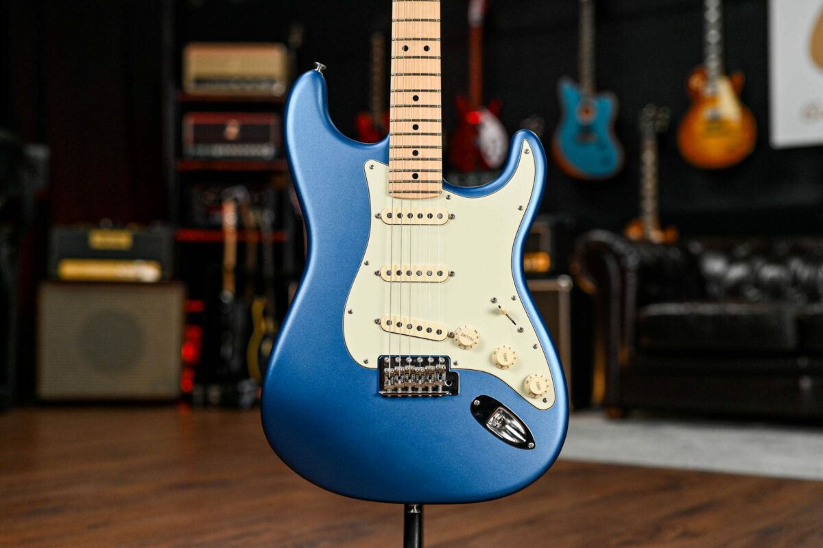 Fender American Performer Stratocaster in Satin Lake Placid Blue