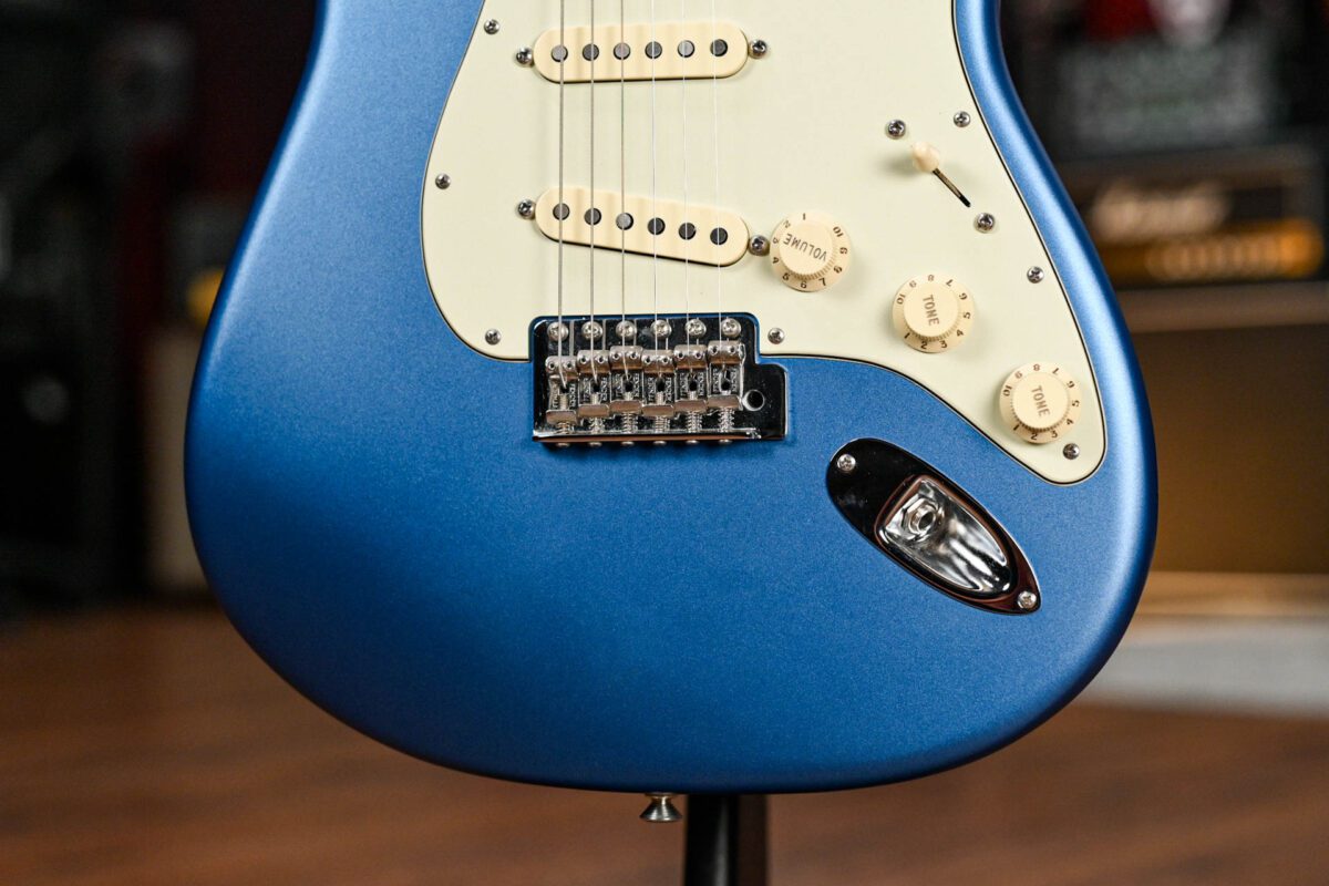 Fender American Performer Stratocaster in Satin Lake Placid Blue - Image 4