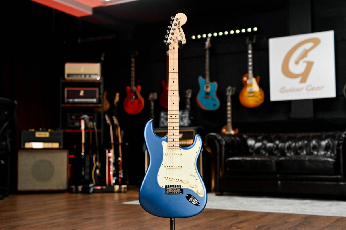 Fender American Performer Stratocaster in Satin Lake Placid Blue - Image 2