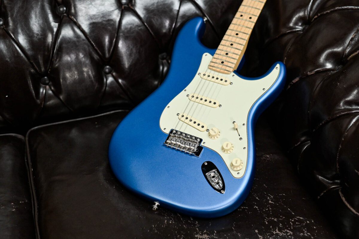 Fender American Performer Stratocaster in Satin Lake Placid Blue - Image 3