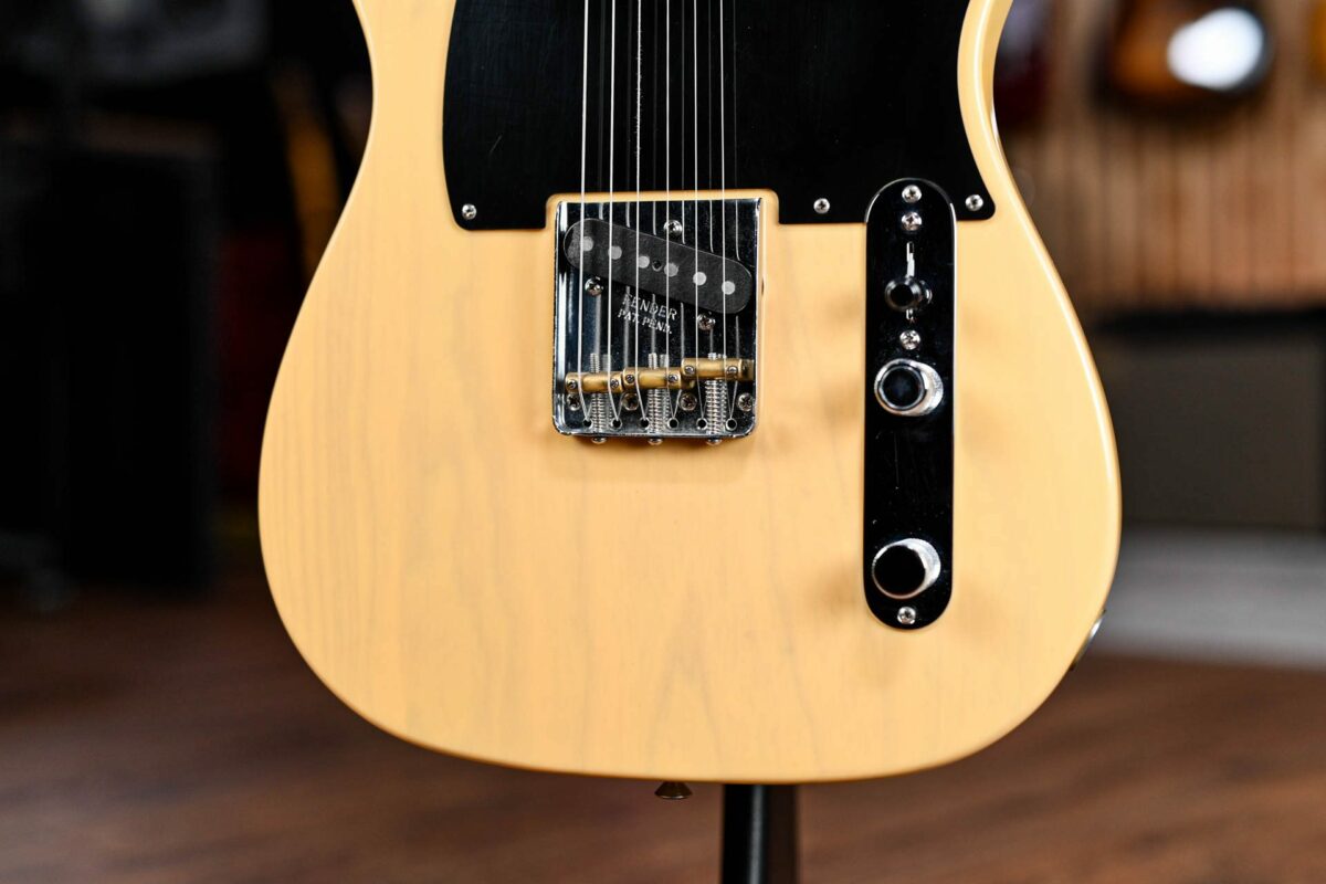 Fender Classic Player Baja Telecaster in Butterscotch Blonde - Image 2