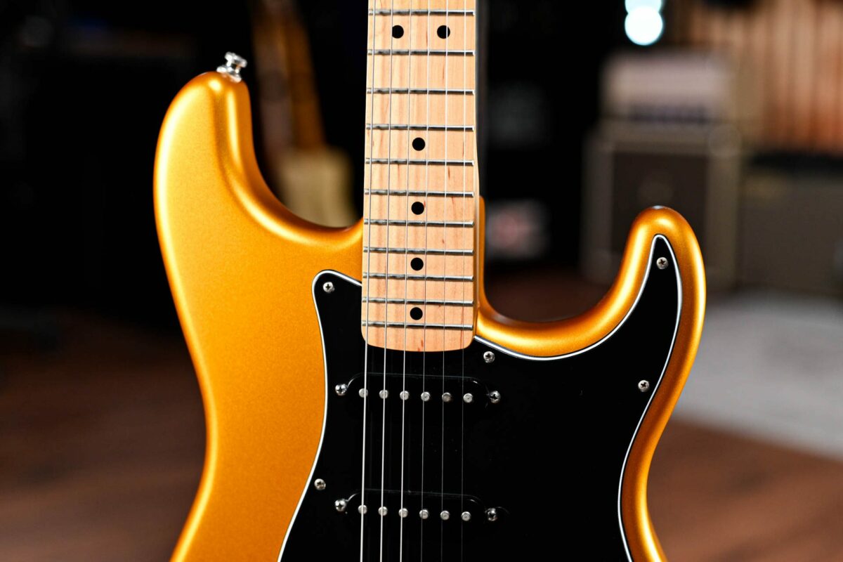 Fender FSR Standard Stratocaster Satin Blaze Gold - Image 6