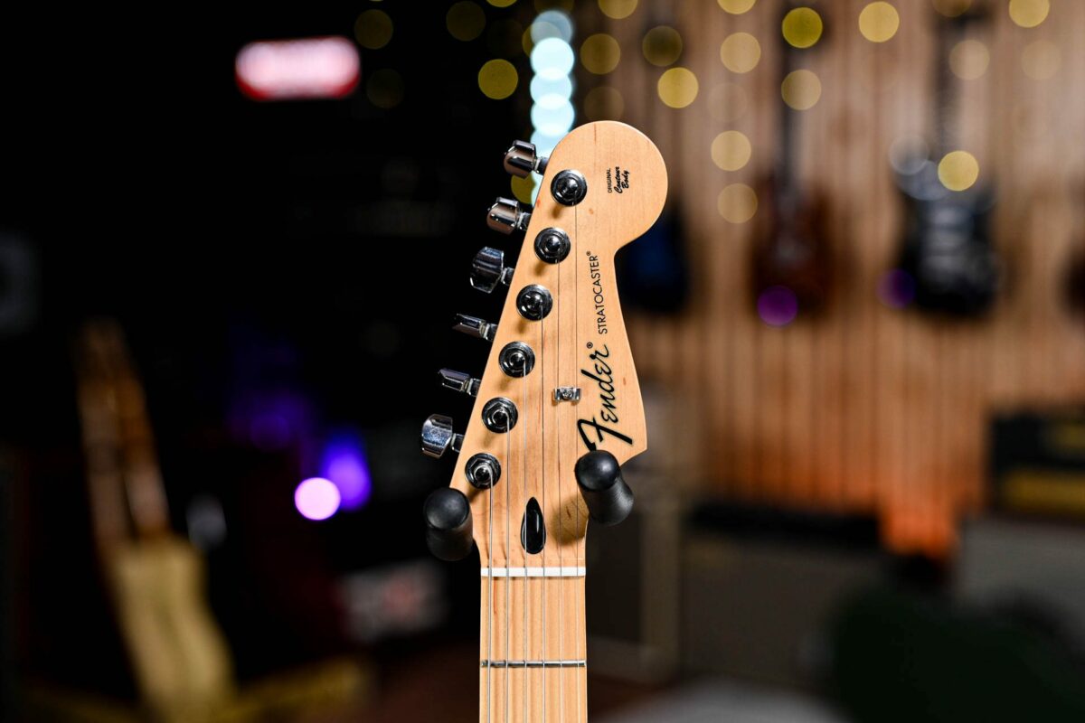 Fender FSR Standard Stratocaster Satin Blaze Gold - Image 4