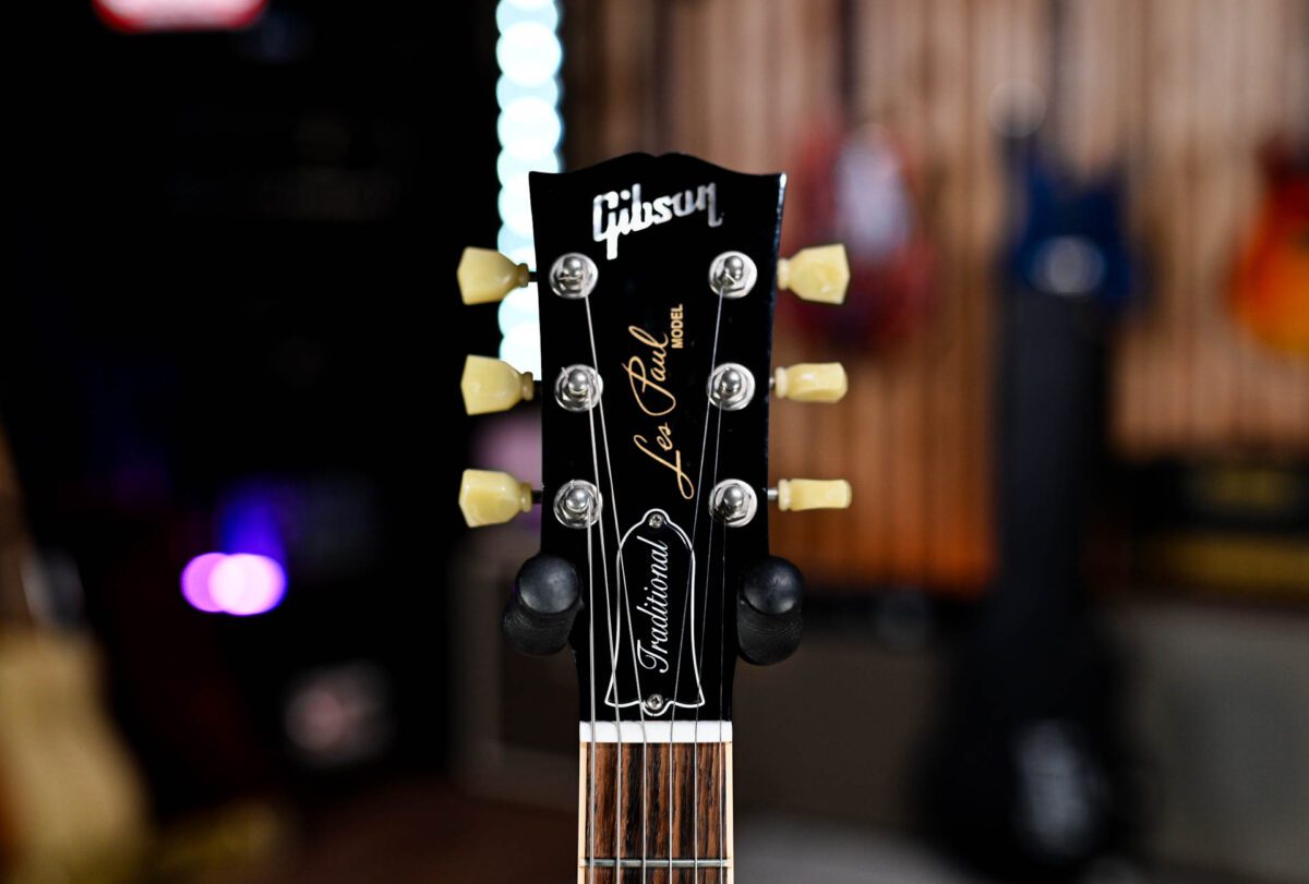 Gibson Les Paul Traditional in Ebony - Image 4