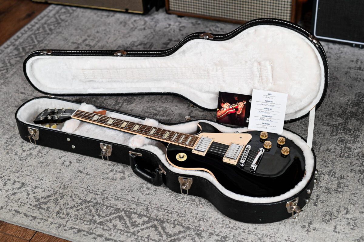 Gibson Les Paul Traditional in Ebony - Image 2