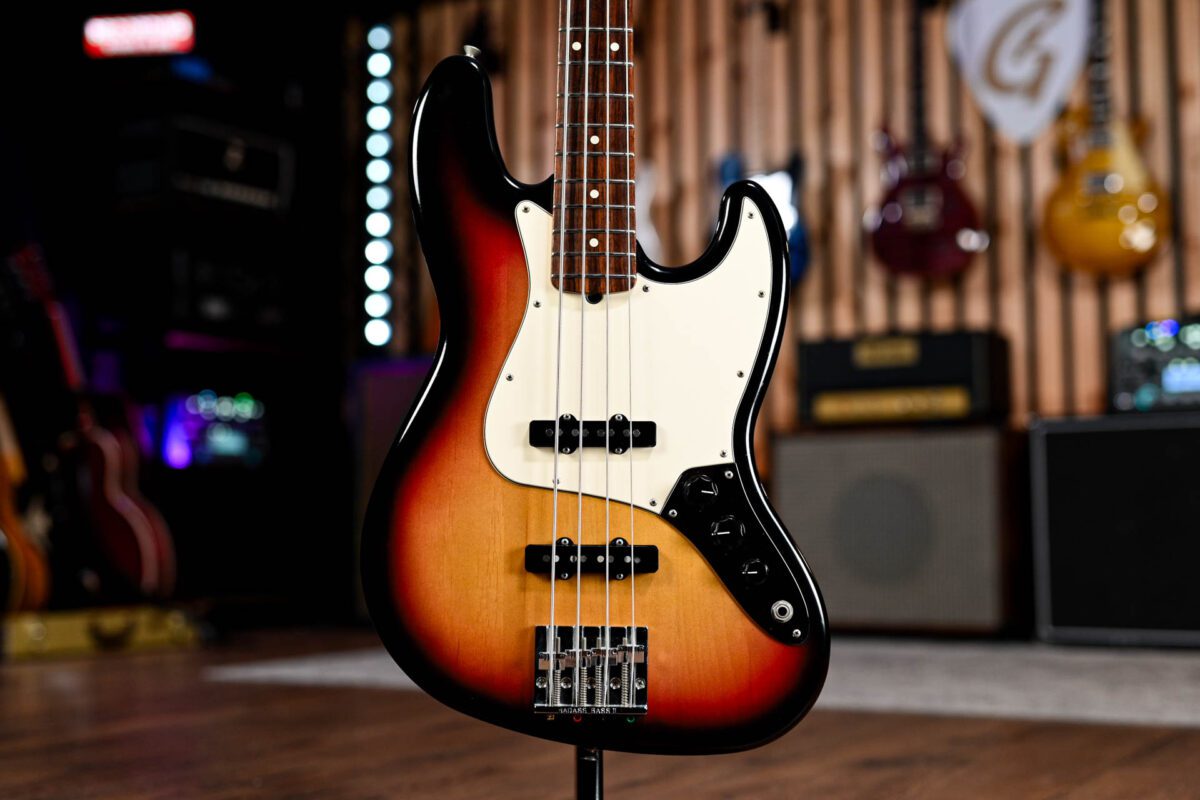 Fender Highway One Jazz Bass in 3 Tone Sunburst