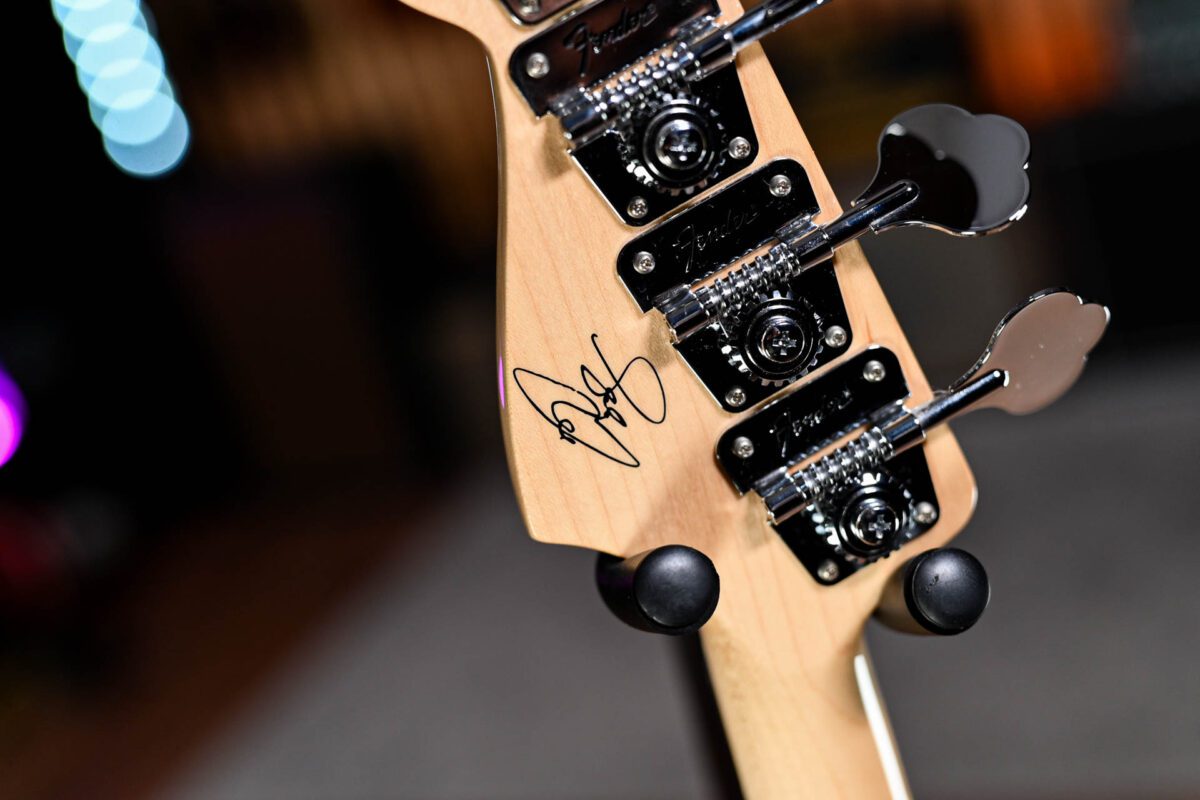 Fender Geddy Lee Jazz Bass In Black - Image 8