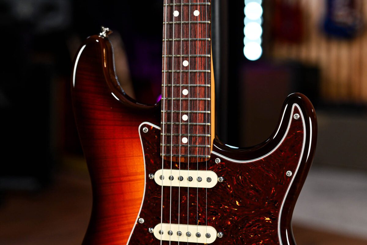 Fender 70th Anniversary American Pro II Stratocaster in Comet Burst - Image 7