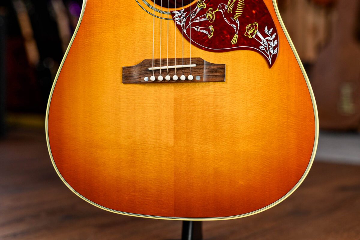 Gibson USA Hummingbird in Heritage Cherry Sunburst - Image 4