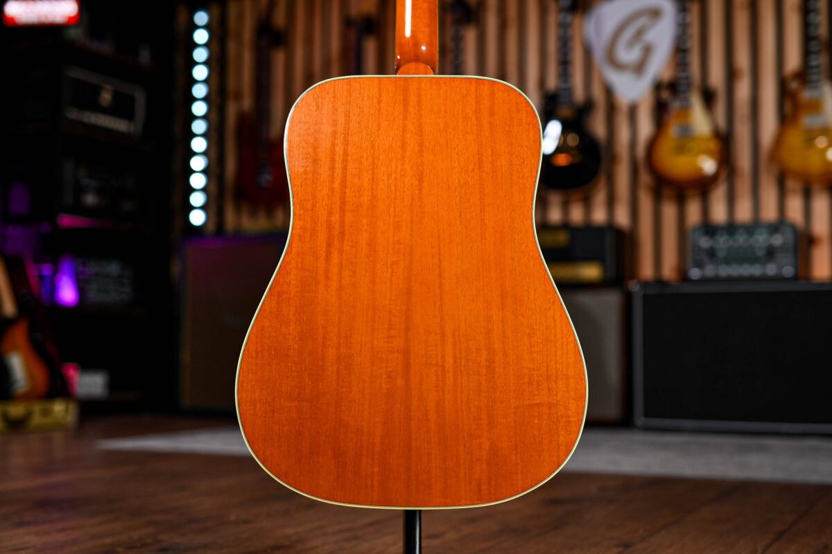 Gibson USA Hummingbird in Heritage Cherry Sunburst - Image 10