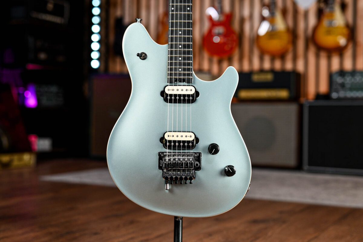 EVH Wolfgang Special in Ice Blue Metallic