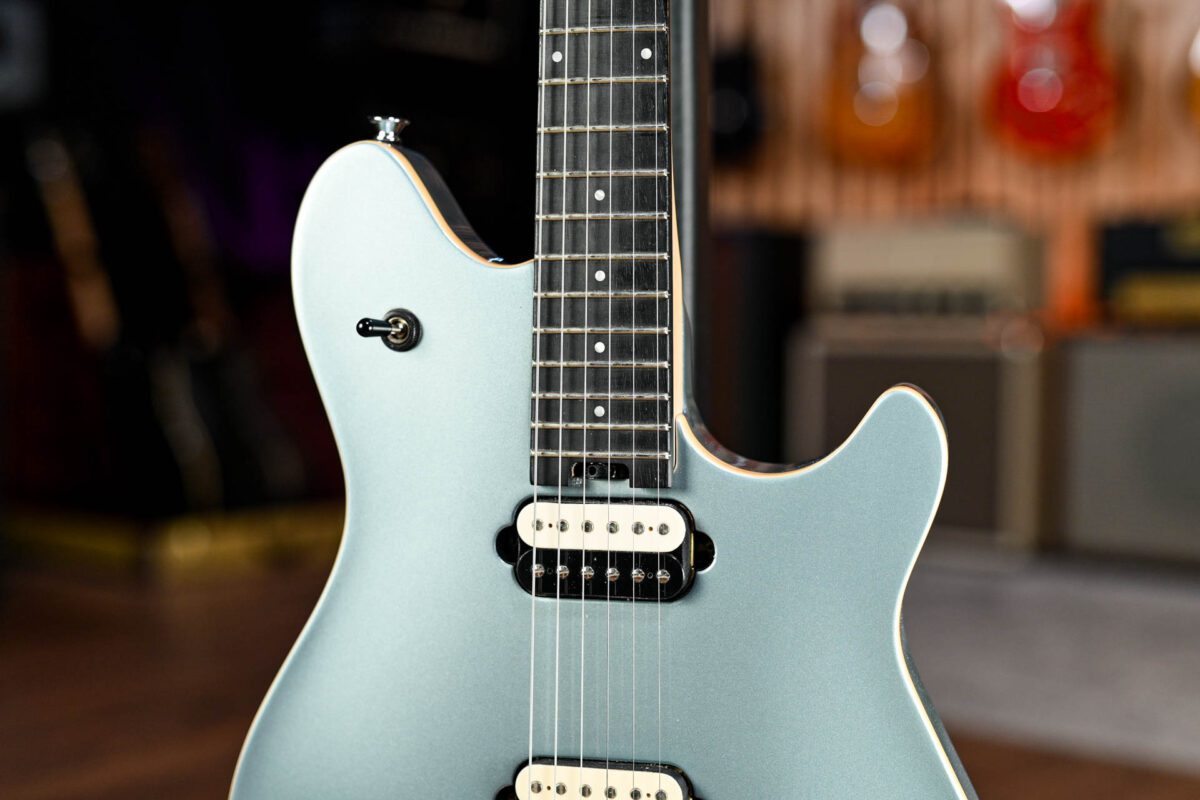 EVH Wolfgang Special in Ice Blue Metallic - Image 4