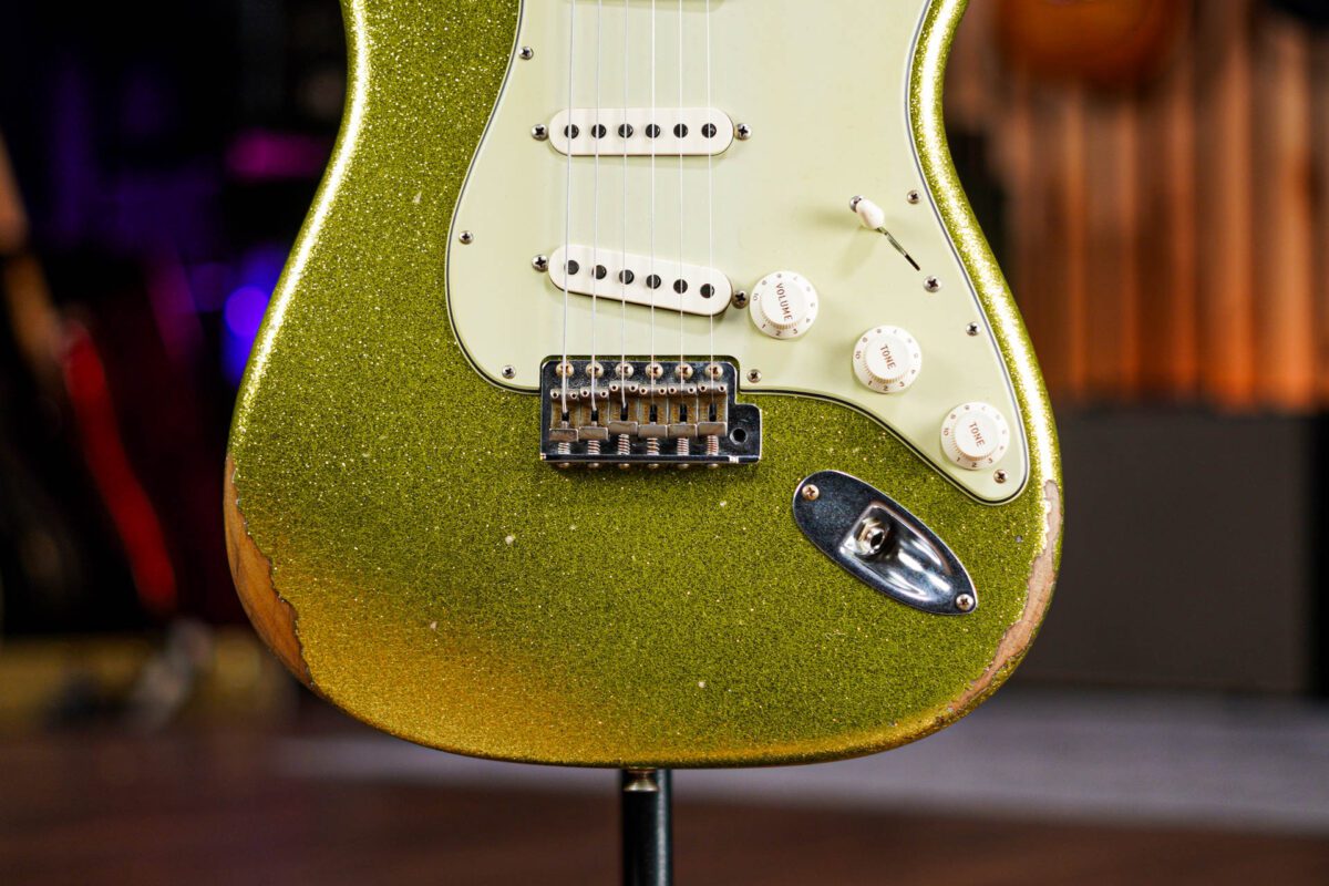 Fender Custom Shop 60's Stratocaster Relic in Chartreuse Sparkle - Image 6